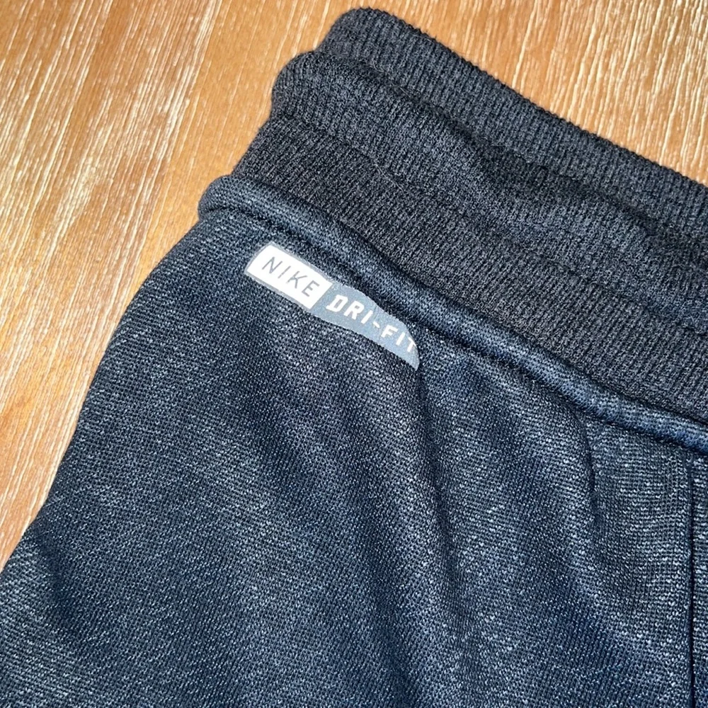 Hurley dri fit shorts. Size L - Picture 6 of 6